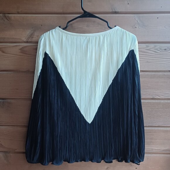 Vtg 1970s Black and White Abstract Accordion Top, by Hal Ferman, PCF Petites M/L - Picture 2 of 6